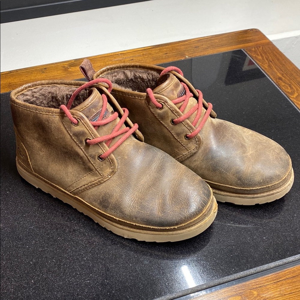 Men’s UGG Brown Leather Mid, Waterproof, Size 9